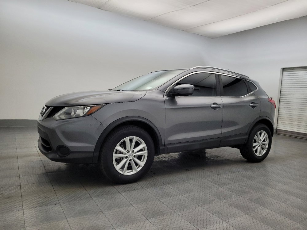 Used 2017 Nissan Rogue Sport SV image 2