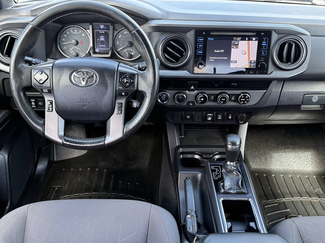 Used 2018 Toyota Tacoma TRD Off-Road AWD/4WD image 11