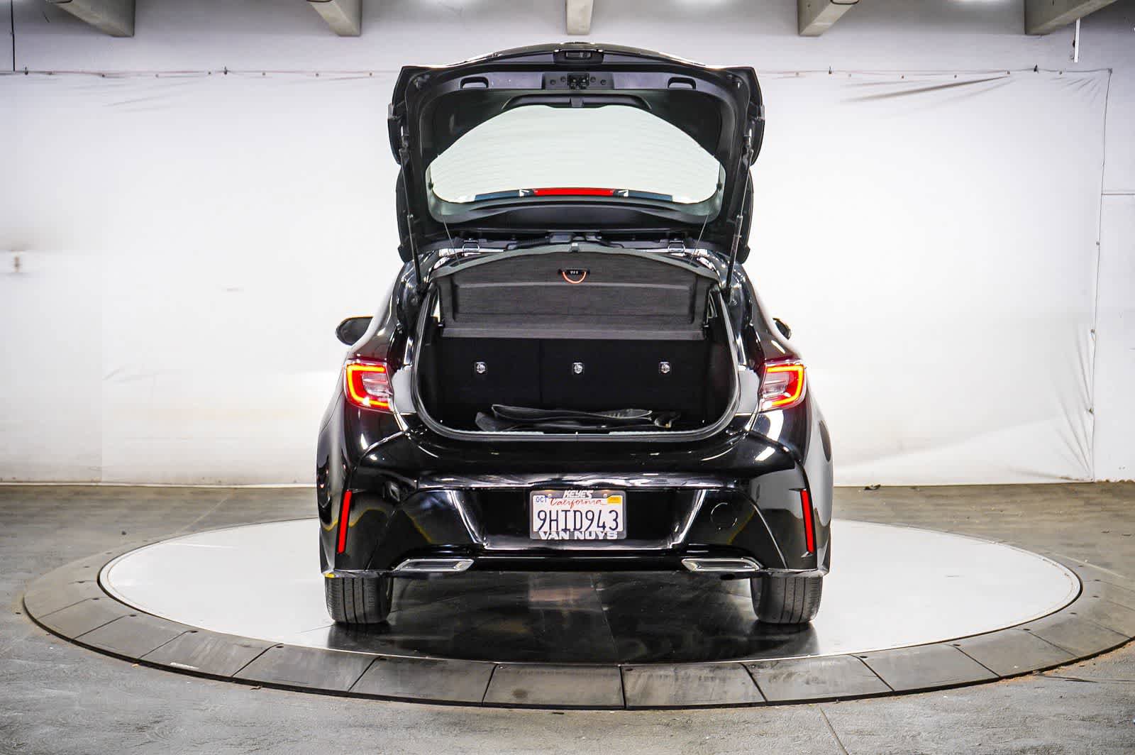 Certified 2020 Toyota Corolla SE w/ SE Preferred Package FWD image 27
