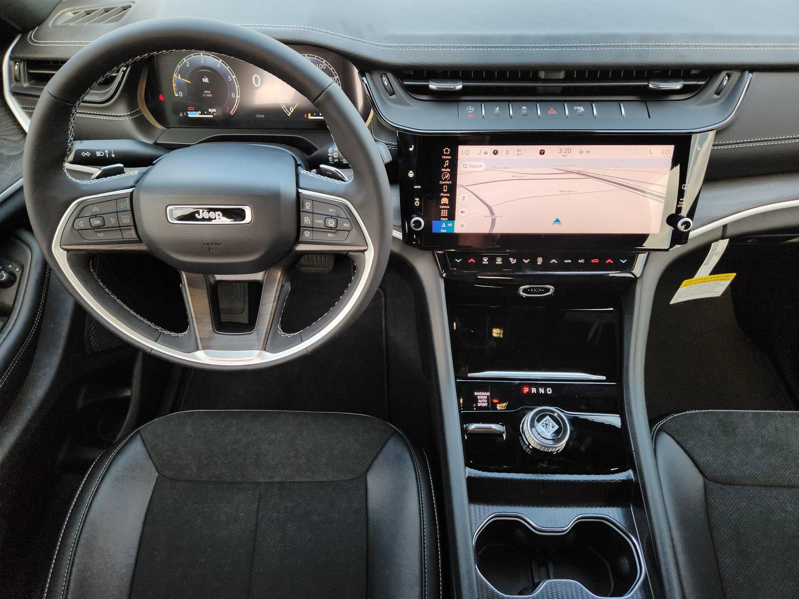 New 2026 Jeep Grand Cherokee Altitude AWD/4WD image 35