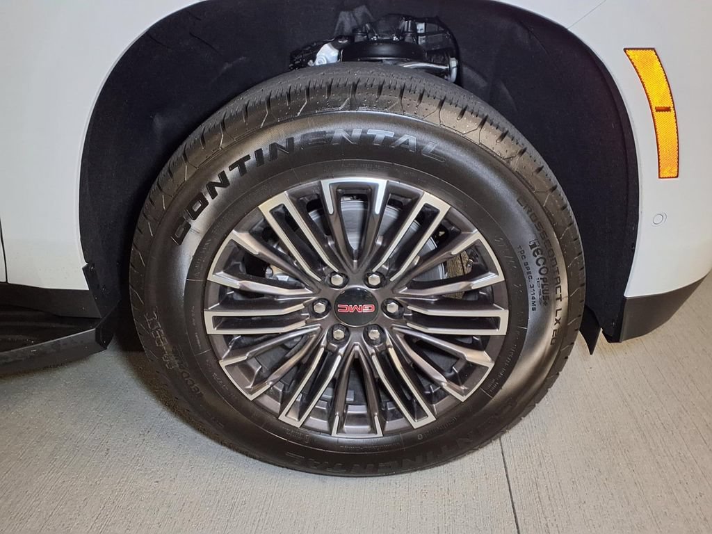 New 2026 GMC Yukon Elevation w/ LPO, Floor Liner Package RWD image 5