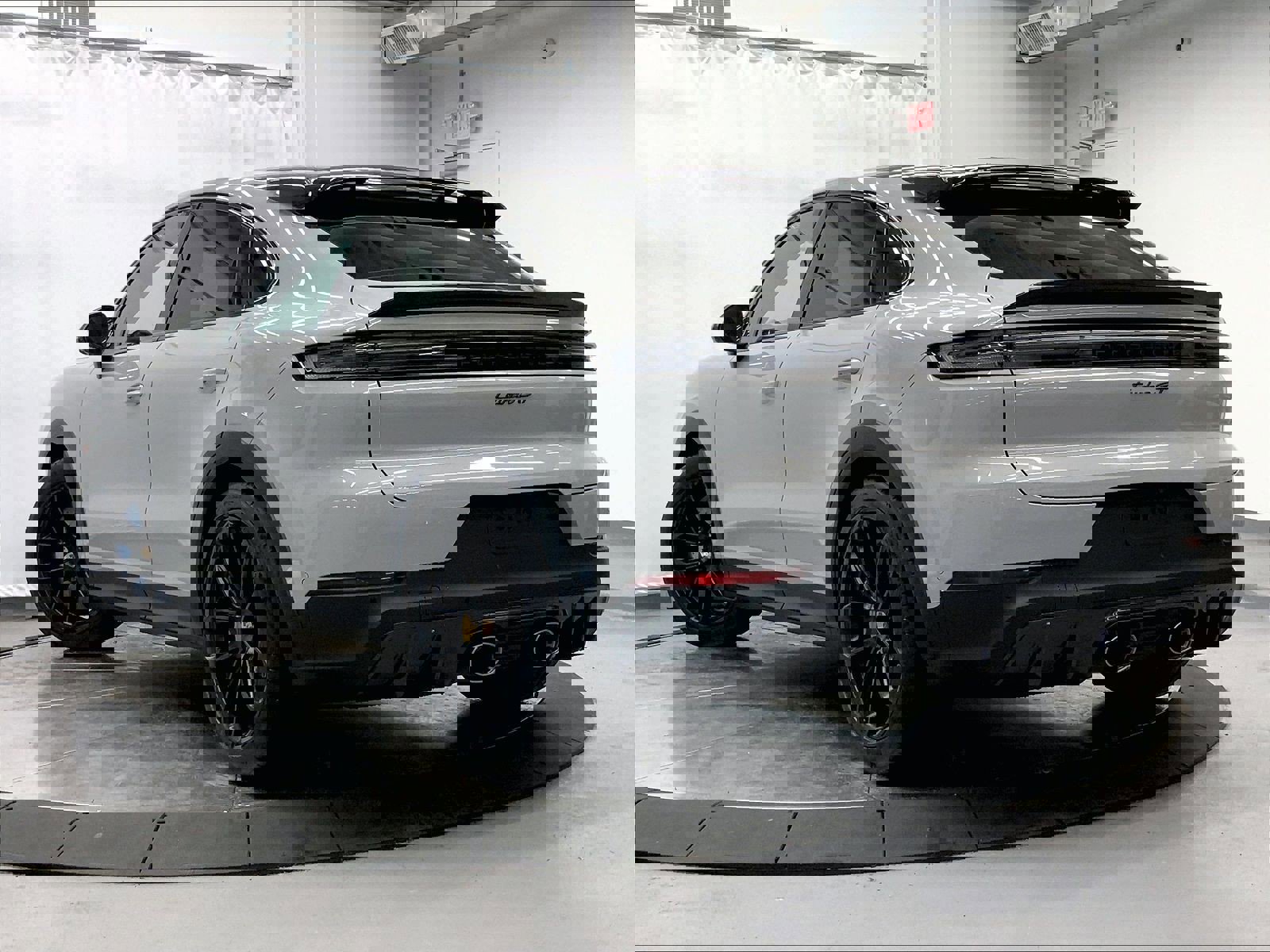 Used 2026 Porsche Cayenne Turbo GT image 3