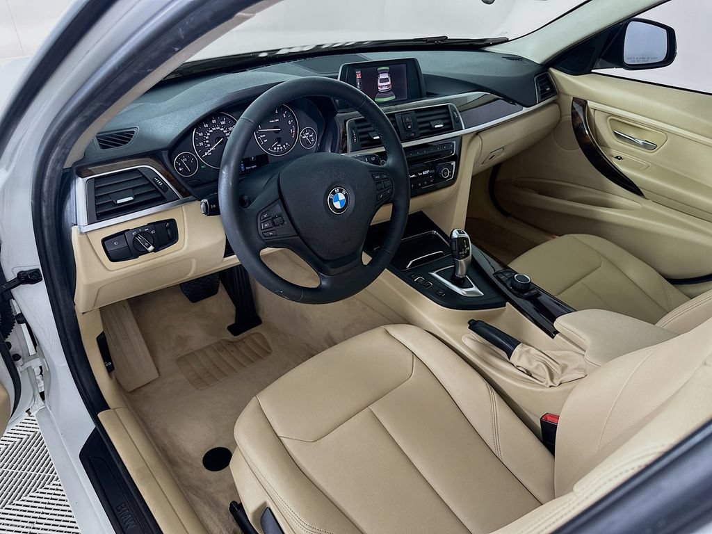 Used 2016 BMW 320i Sedan RWD image 9
