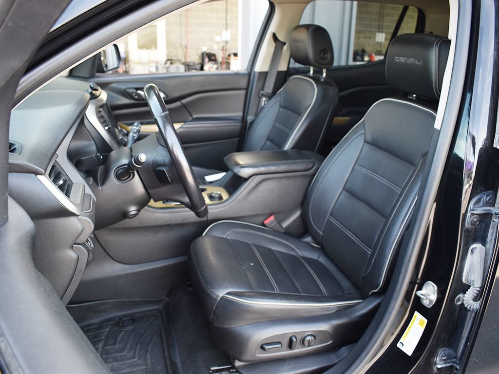 Used 2017 GMC Acadia Denali AWD/4WD image 5