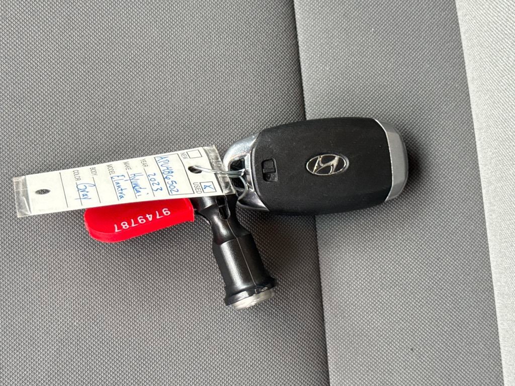 Used 2023 Hyundai Elantra SEL image 29