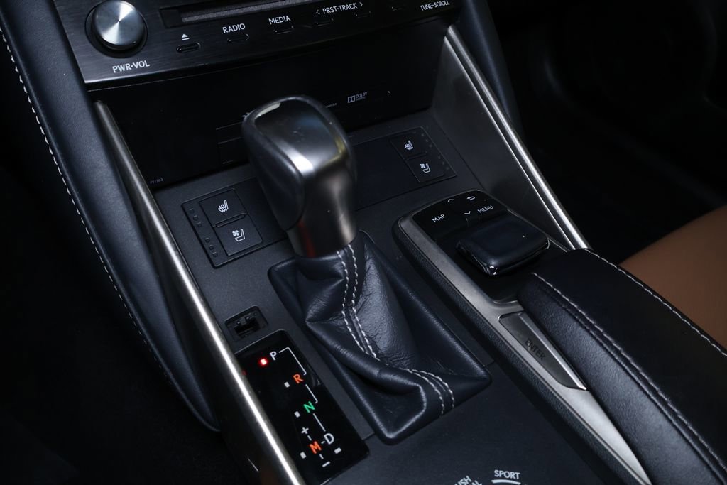 Used 2017 Lexus IS 300 AWD image 32