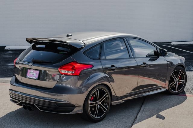 Used 2015 Ford Focus ST image 45
