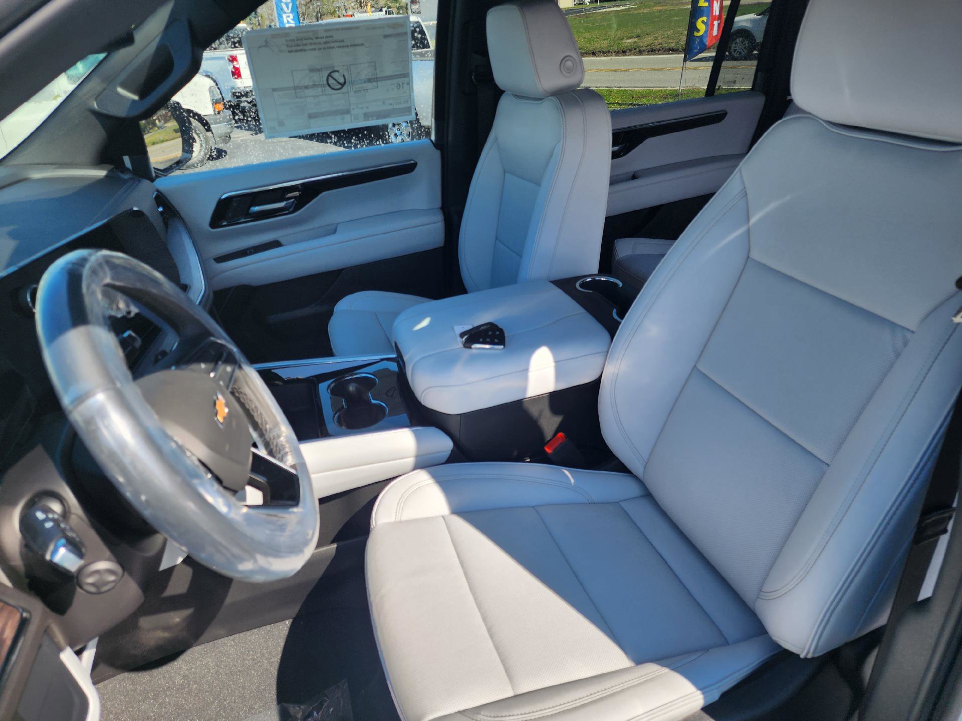 New 2025 Chevrolet Suburban Premier image 8