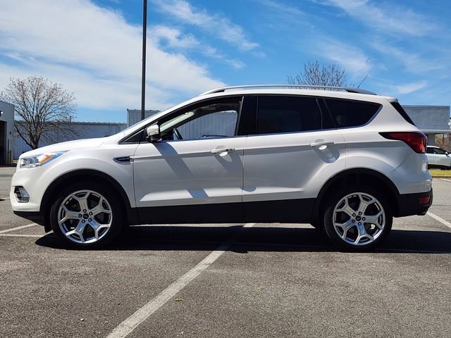 Used 2019 Ford Escape Titanium image 2