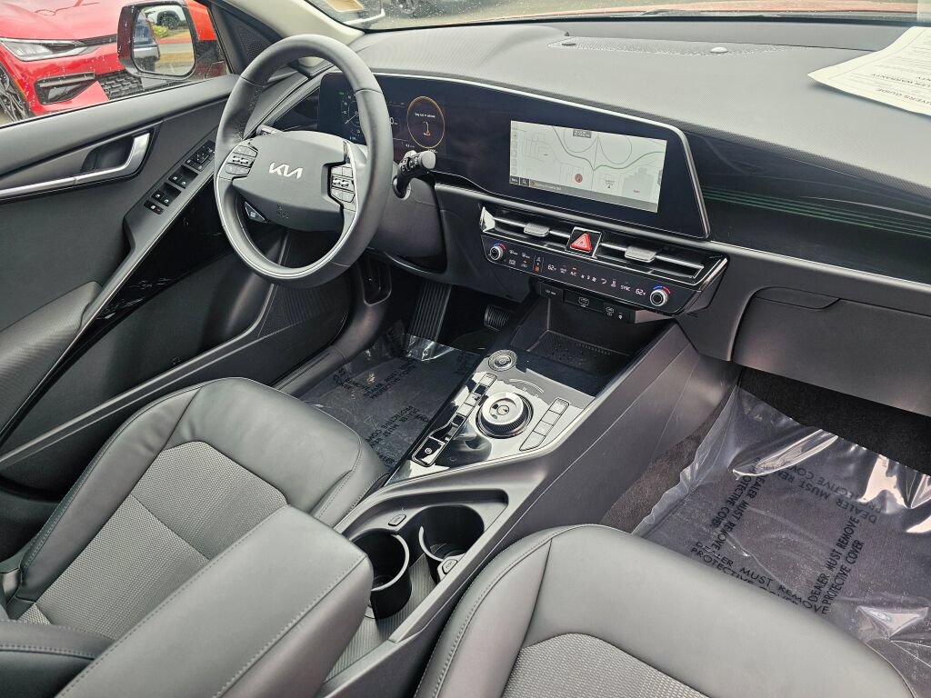 Certified 2023 Kia Niro Wind w/ Wind Preserve Package FWD image 29