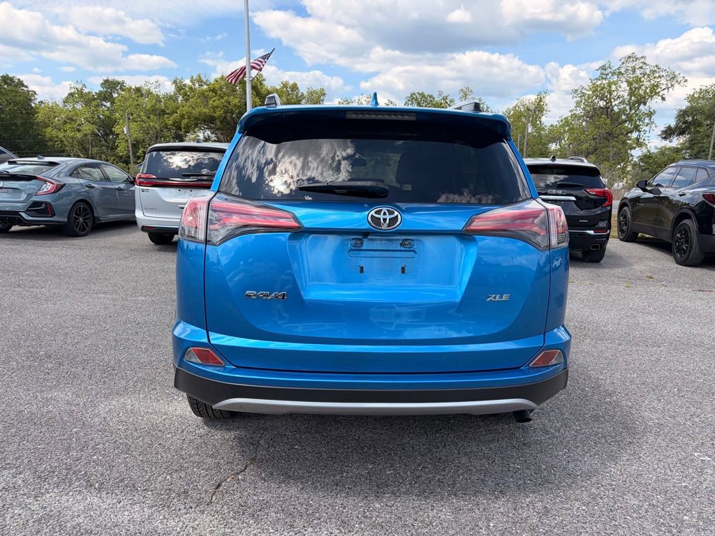 Used 2018 Toyota RAV4 XLE FWD image 6