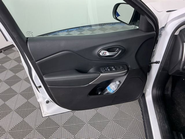 Used 2022 Jeep Cherokee Latitude Lux AWD/4WD image 8