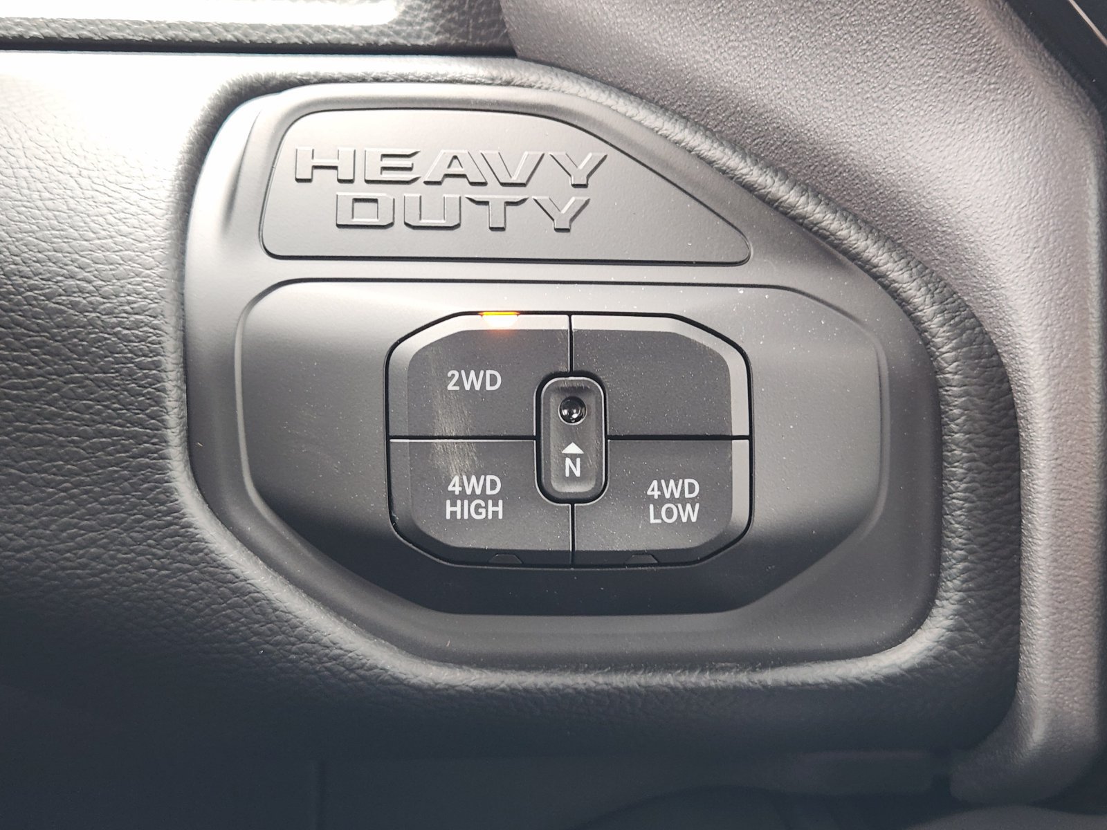 New 2026 RAM 3500 Laramie AWD/4WD image 17