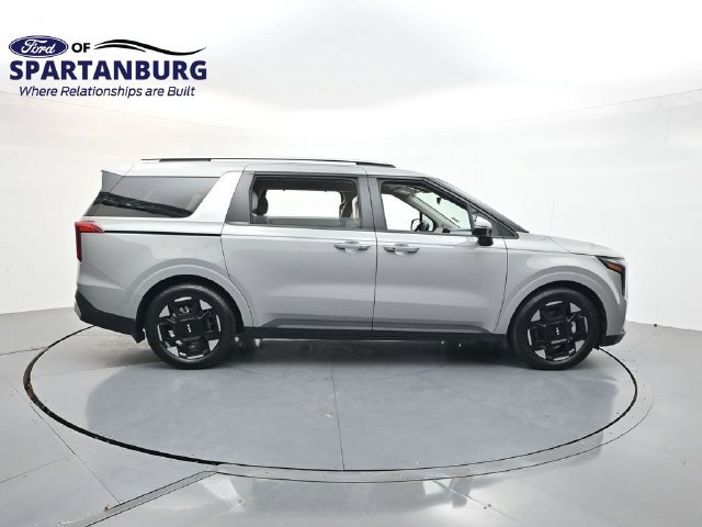 Used 2025 Kia Carnival EX FWD image 8
