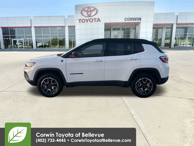 Used 2026 Jeep Compass Trailhawk image 2