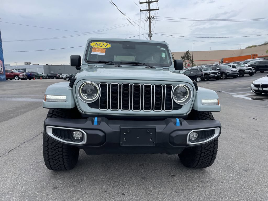 Used 2024 Jeep Wrangler Unlimited Sahara AWD/4WD image 5