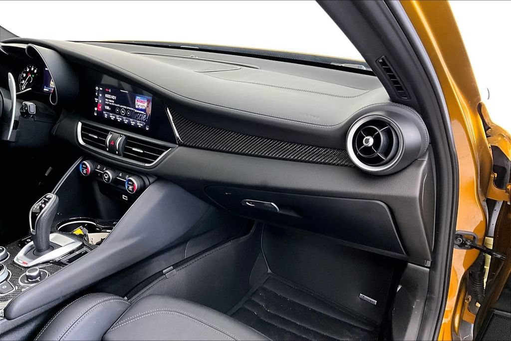 Used 2023 Alfa Romeo Giulia Quadrifoglio RWD image 19
