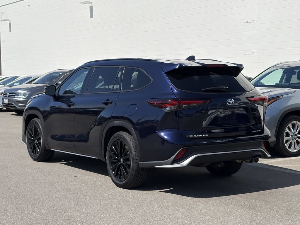 Certified 2025 Toyota Highlander XSE AWD/4WD image 4