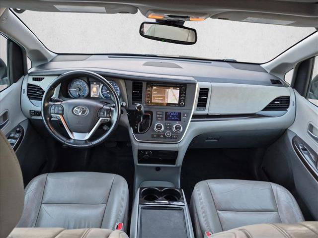 Used 2019 Toyota Sienna XLE w/ XLE Navigation Package FWD image 11