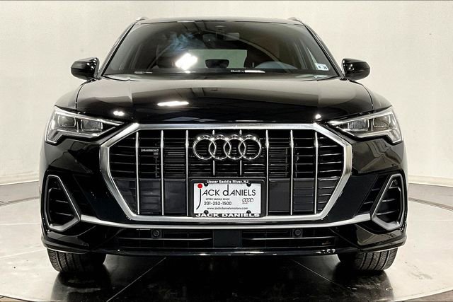 Used 2025 Audi Q3 2.0T Premium w/ Convenience Package image 3