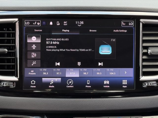 Used 2024 Chrysler Pacifica Touring-L FWD image 17