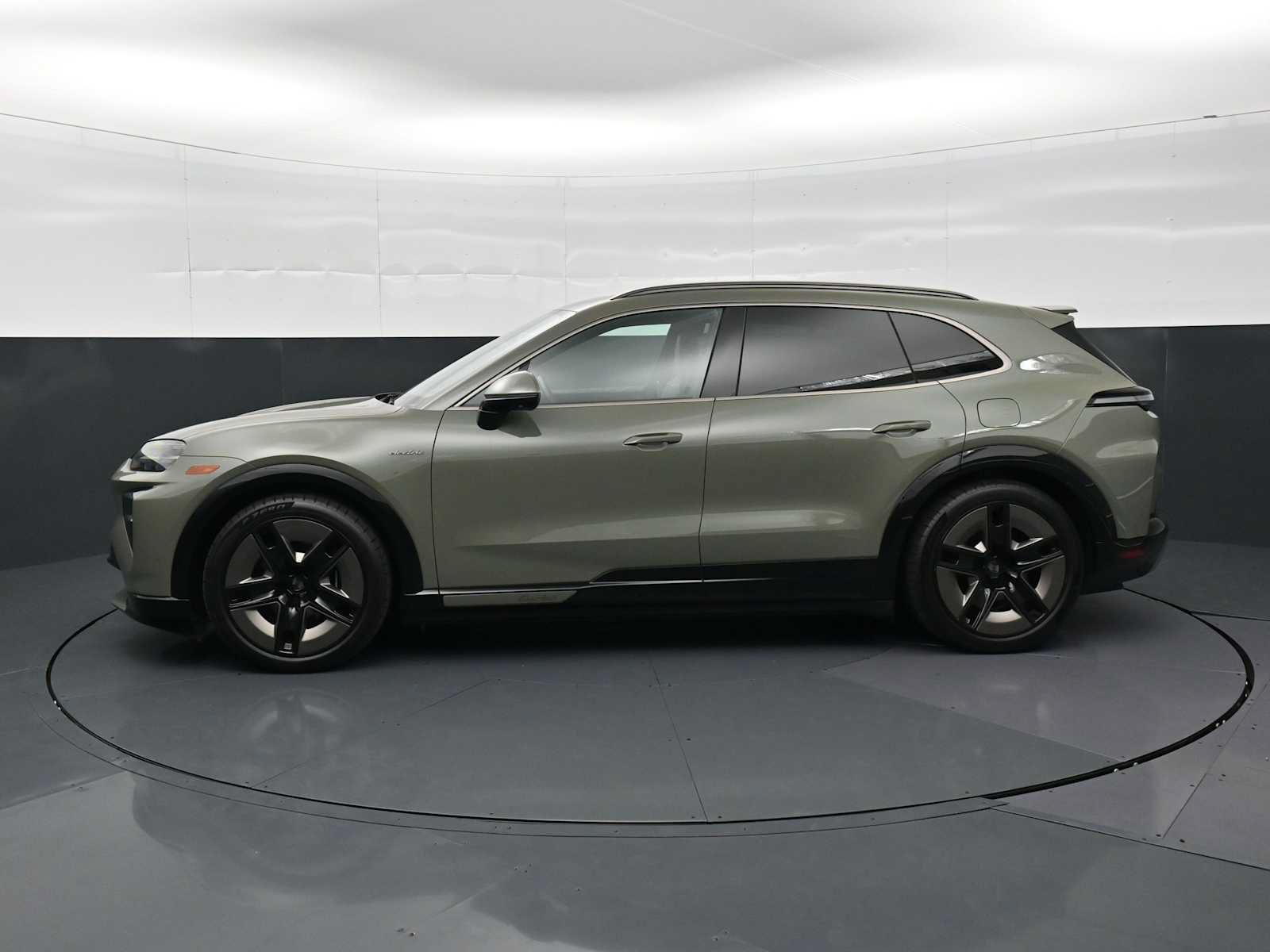 New 2026 Porsche Cayenne Turbo AWD/4WD image 2