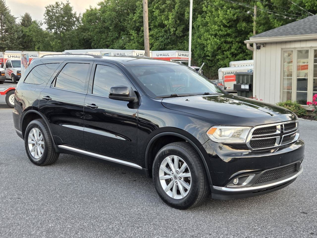 Used 2019 Dodge Durango SXT AWD/4WD image 2