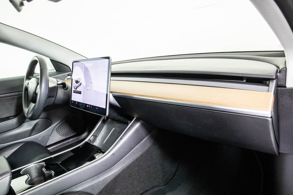 Used 2018 Tesla Model 3 Long Range image 18