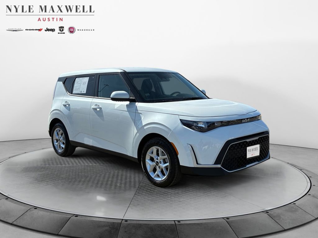 Used 2024 Kia Soul LX w/ Option Group 015 image 2