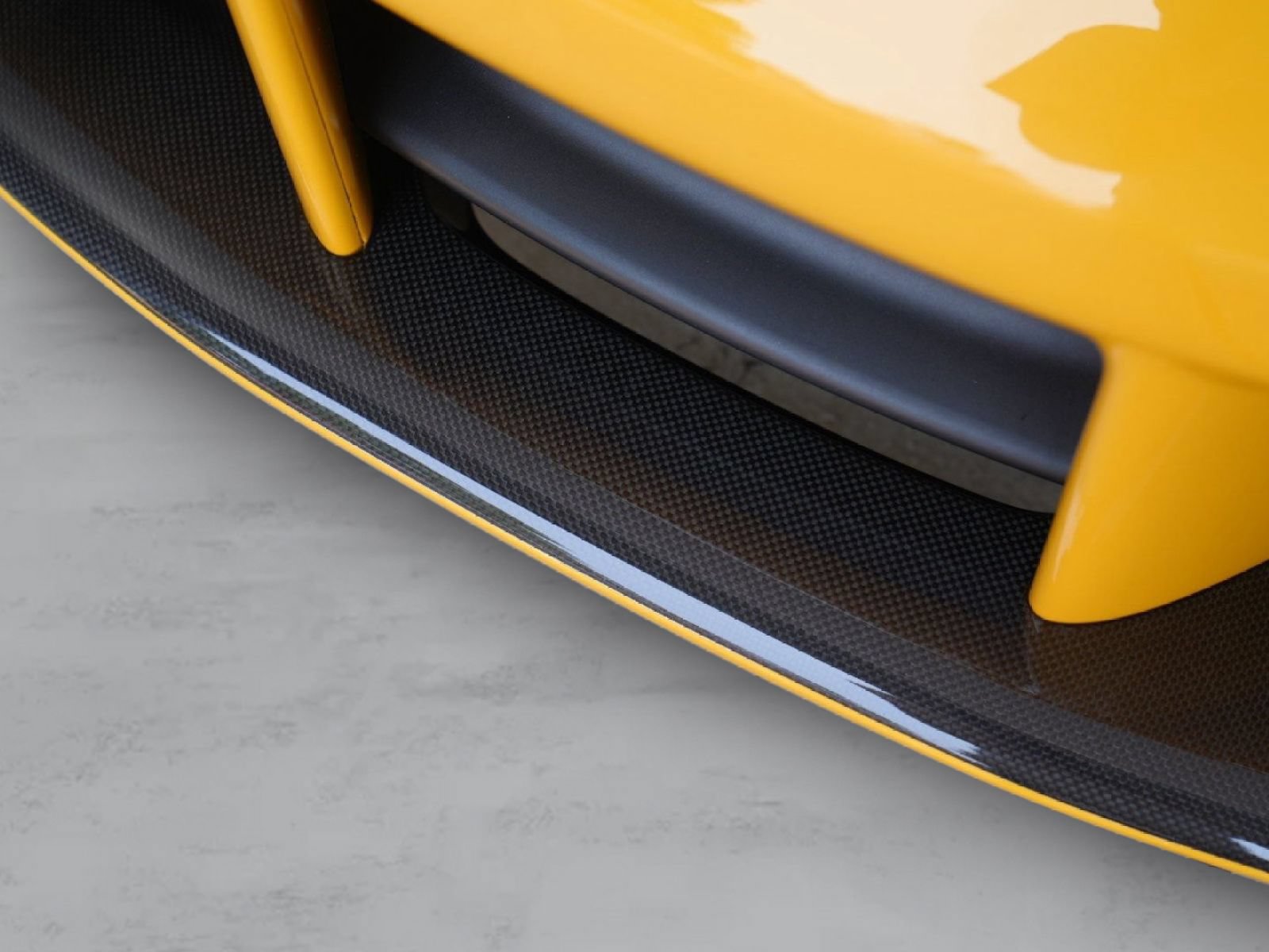 Used 2018 Ferrari 488 Spider RWD image 38