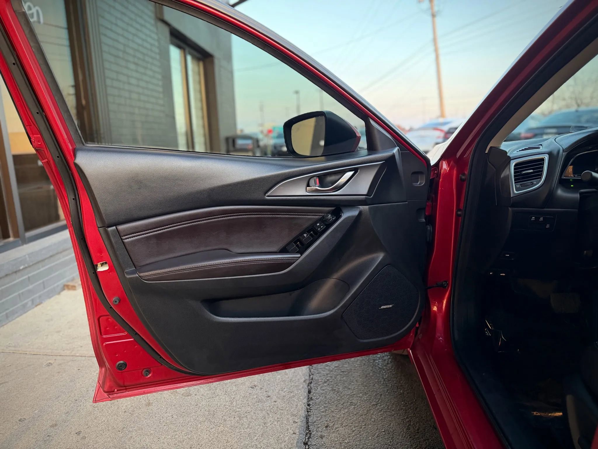 Used 2018 MAZDA MAZDA3 Grand Touring w/ Premium Equipment Package image 7