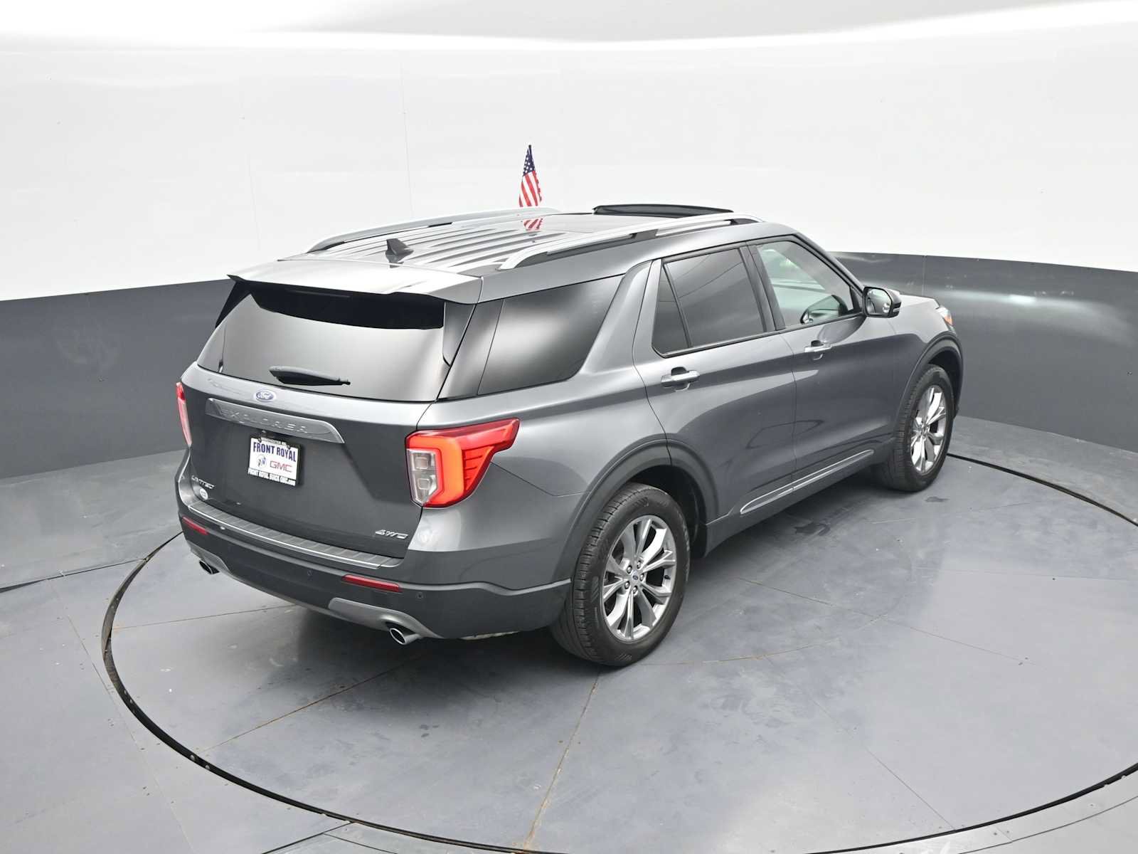 Used 2021 Ford Explorer Limited w/ Equipment Group 301A AWD/4WD image 40