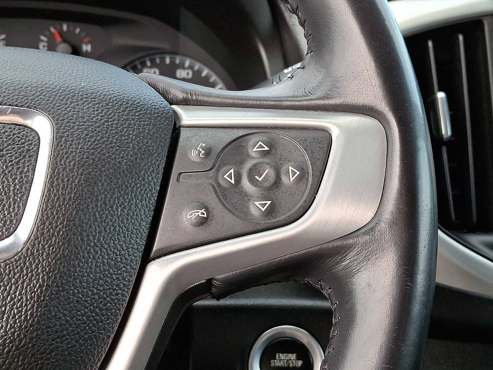 Used 2018 GMC Terrain SLE image 22