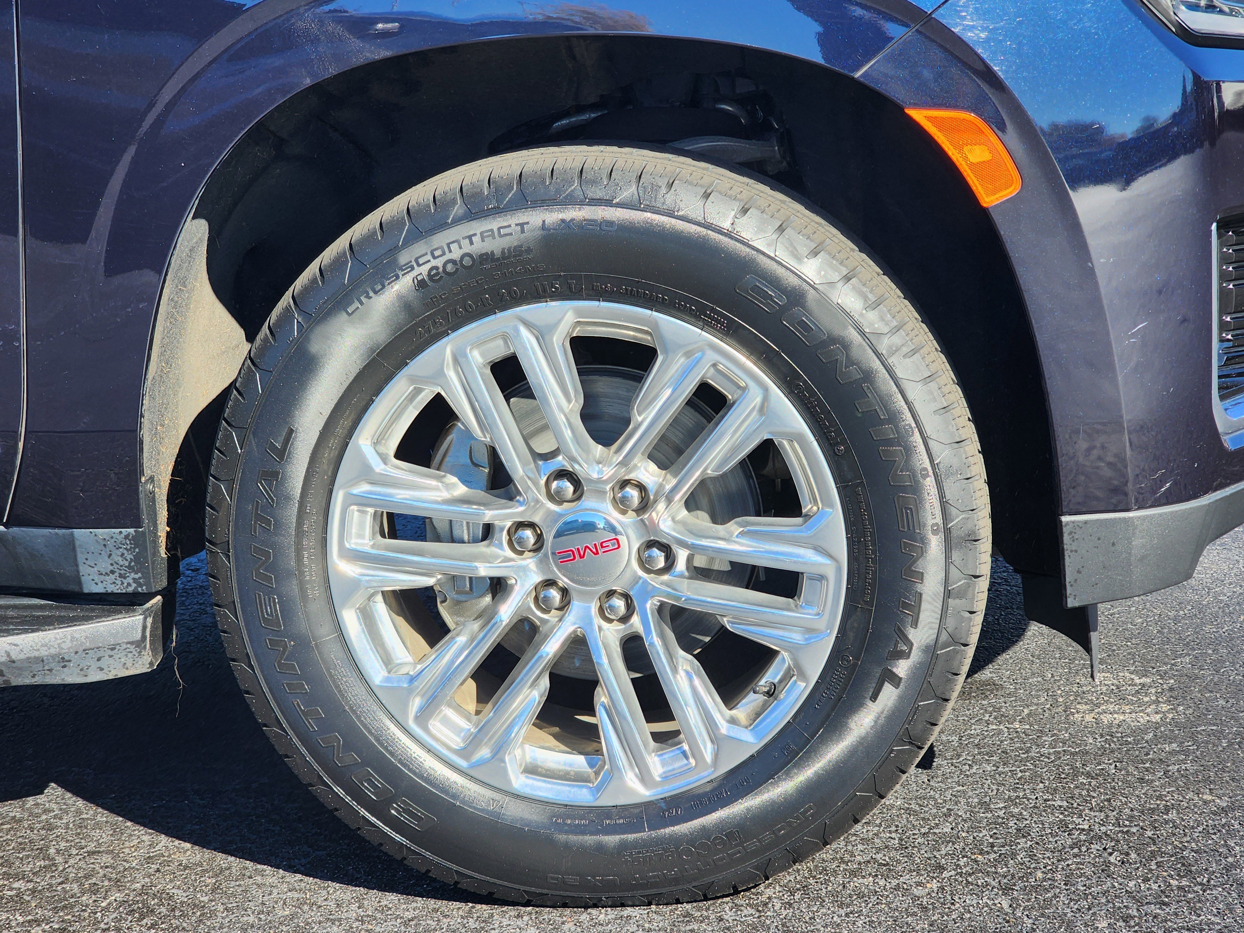 Used 2023 GMC Yukon XL SLT w/ SLT Premium Package image 6