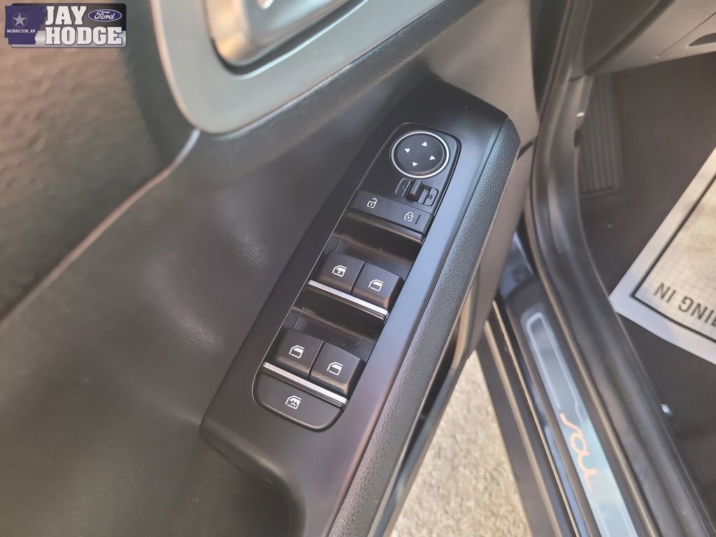 Used 2025 Kia Soul S image 13