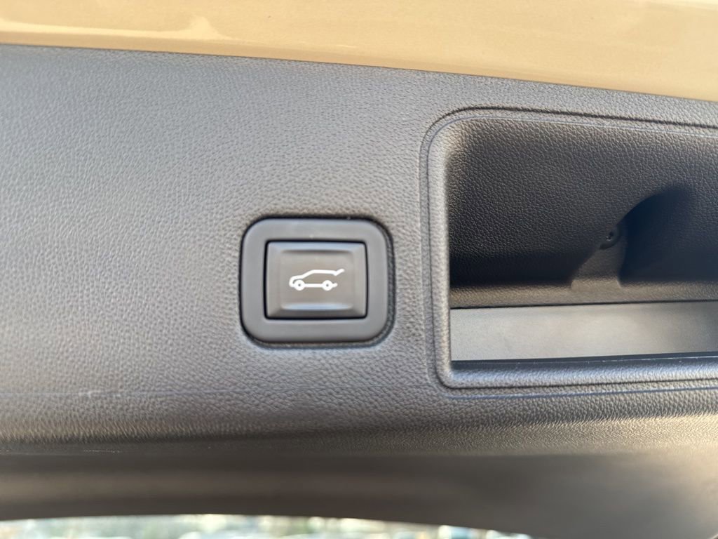 Used 2023 GMC Terrain AT4 AWD/4WD image 8