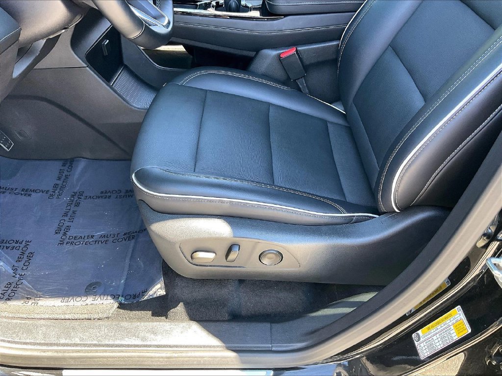 Used 2025 Buick Enclave Preferred AWD/4WD image 34