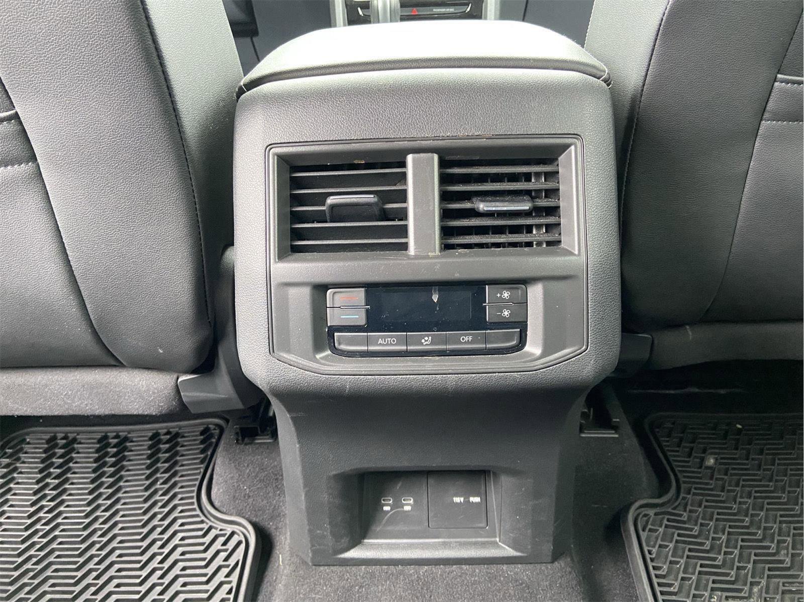 Used 2023 Volkswagen Atlas SE AWD/4WD image 13