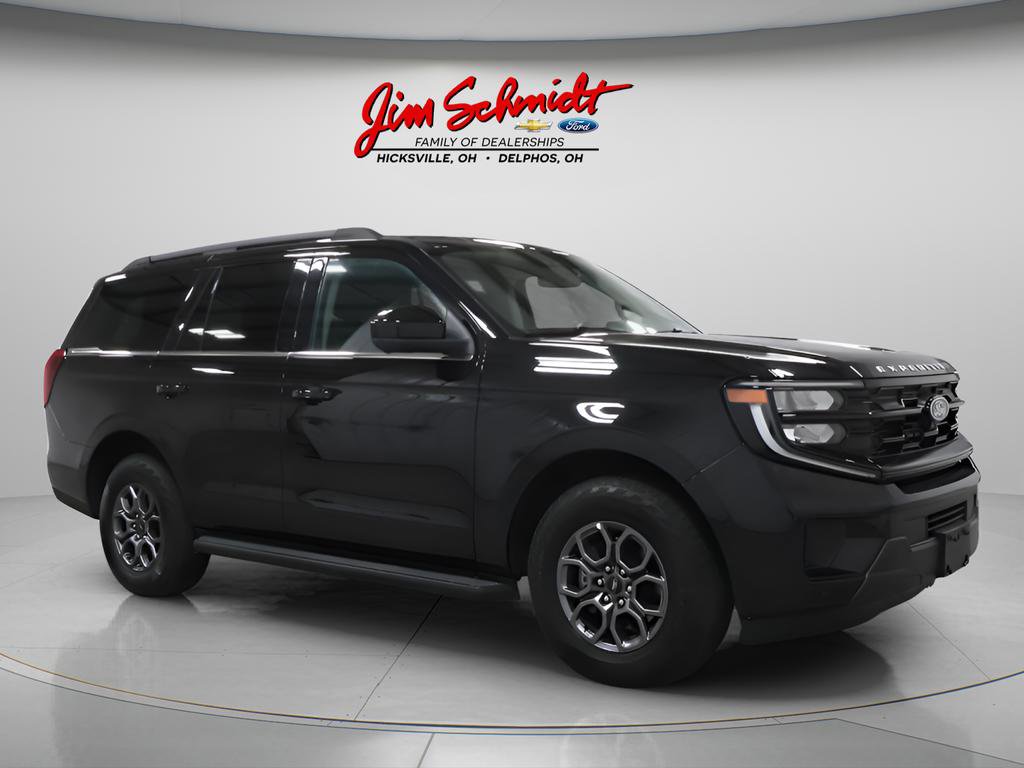 Used 2025 Ford Expedition Active AWD/4WD image 2