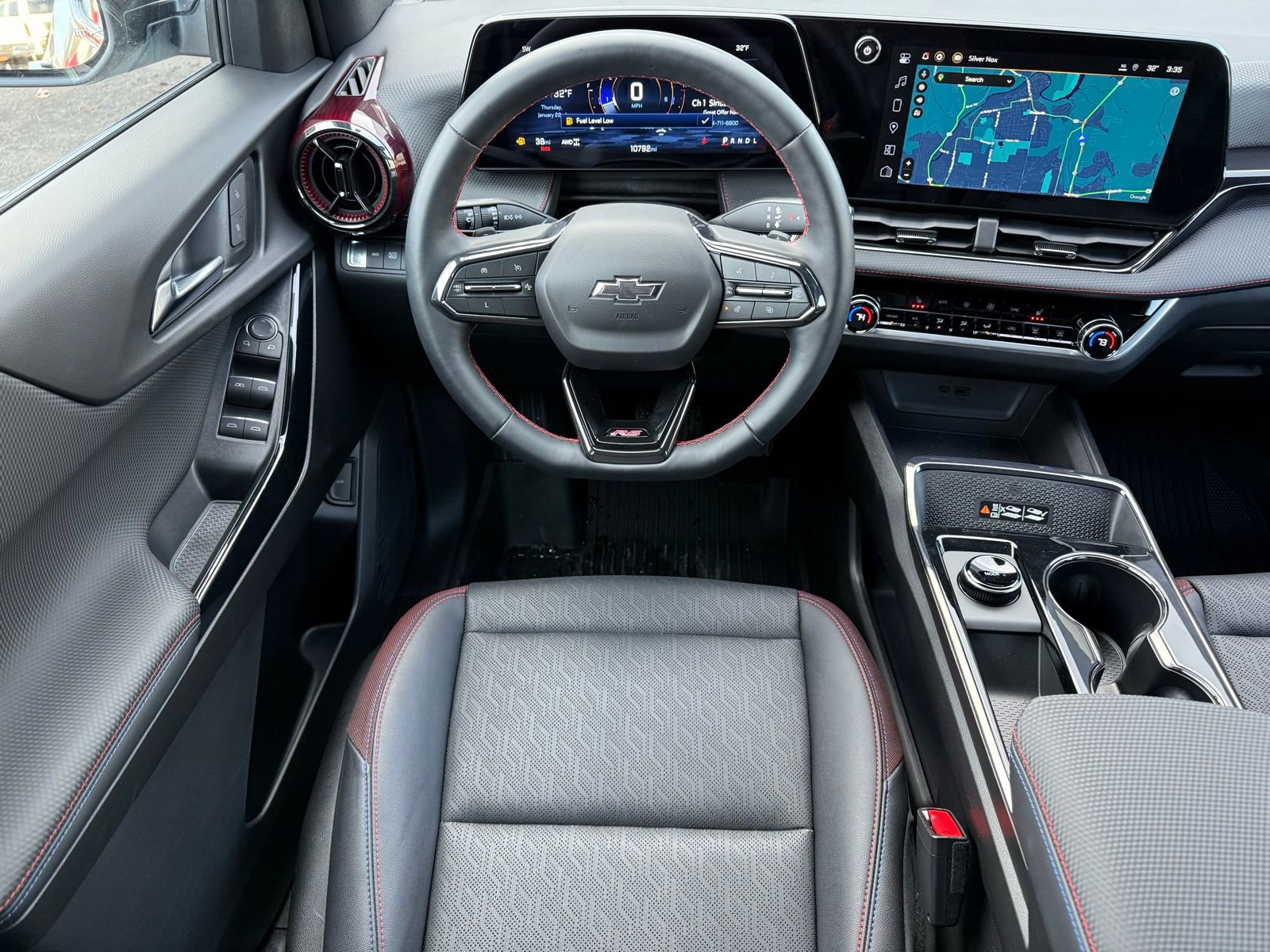 Used 2025 Chevrolet Equinox RS image 28