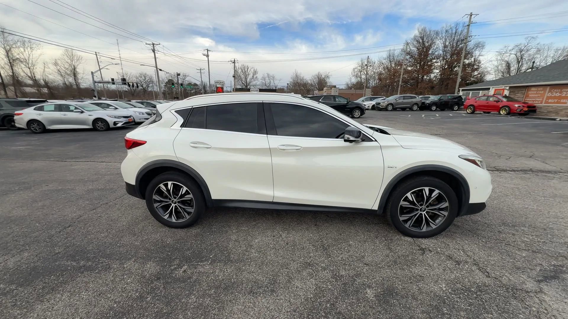 Used 2019 INFINITI QX30 Premium w/ Navigation Package image 9