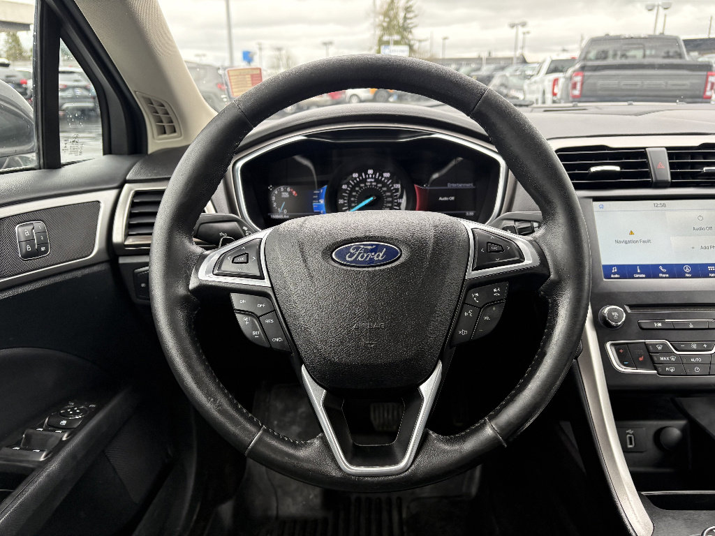 Used 2017 Ford Fusion SE w/ Equipment Group 202A image 20