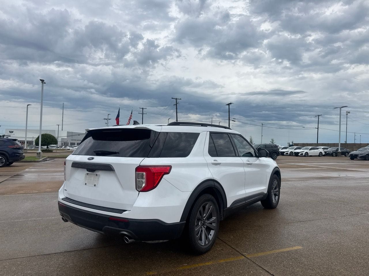Used 2021 Ford Explorer XLT w/ Equipment Group 202A RWD image 21