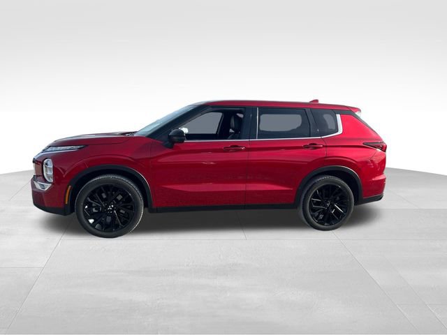 Used 2023 Mitsubishi Outlander SE Black Edition image 2