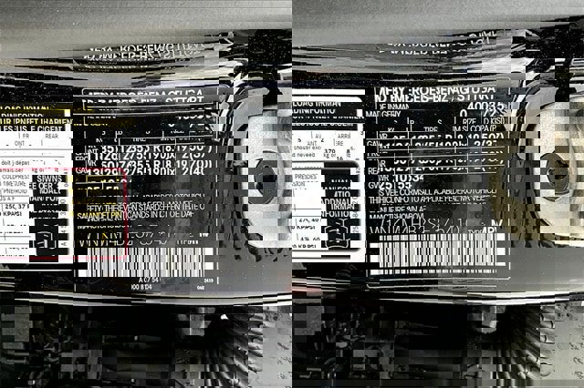 Certified 2025 Mercedes-Benz GLC 300 4MATIC image 22