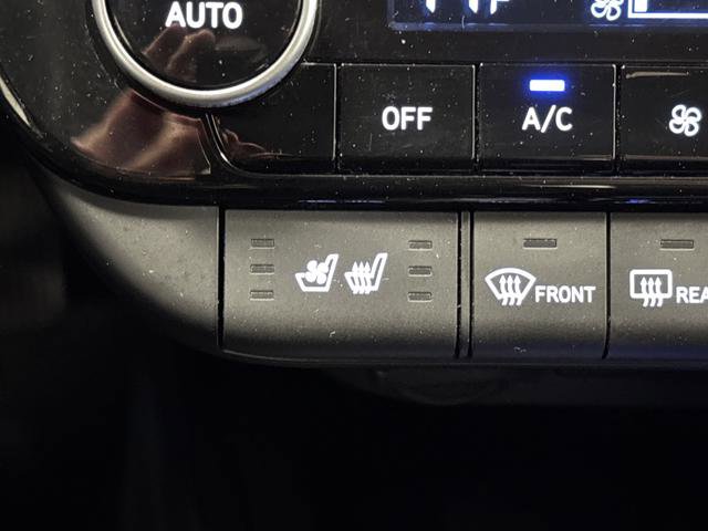 Used 2024 Hyundai Elantra Limited image 8