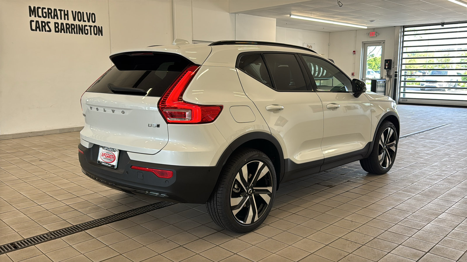 New 2026 Volvo XC40 B5 Plus w/ Protection Package Premier AWD/4WD image 5