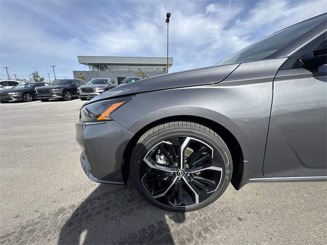 New 2025 Nissan Altima 2.5 SR image 10