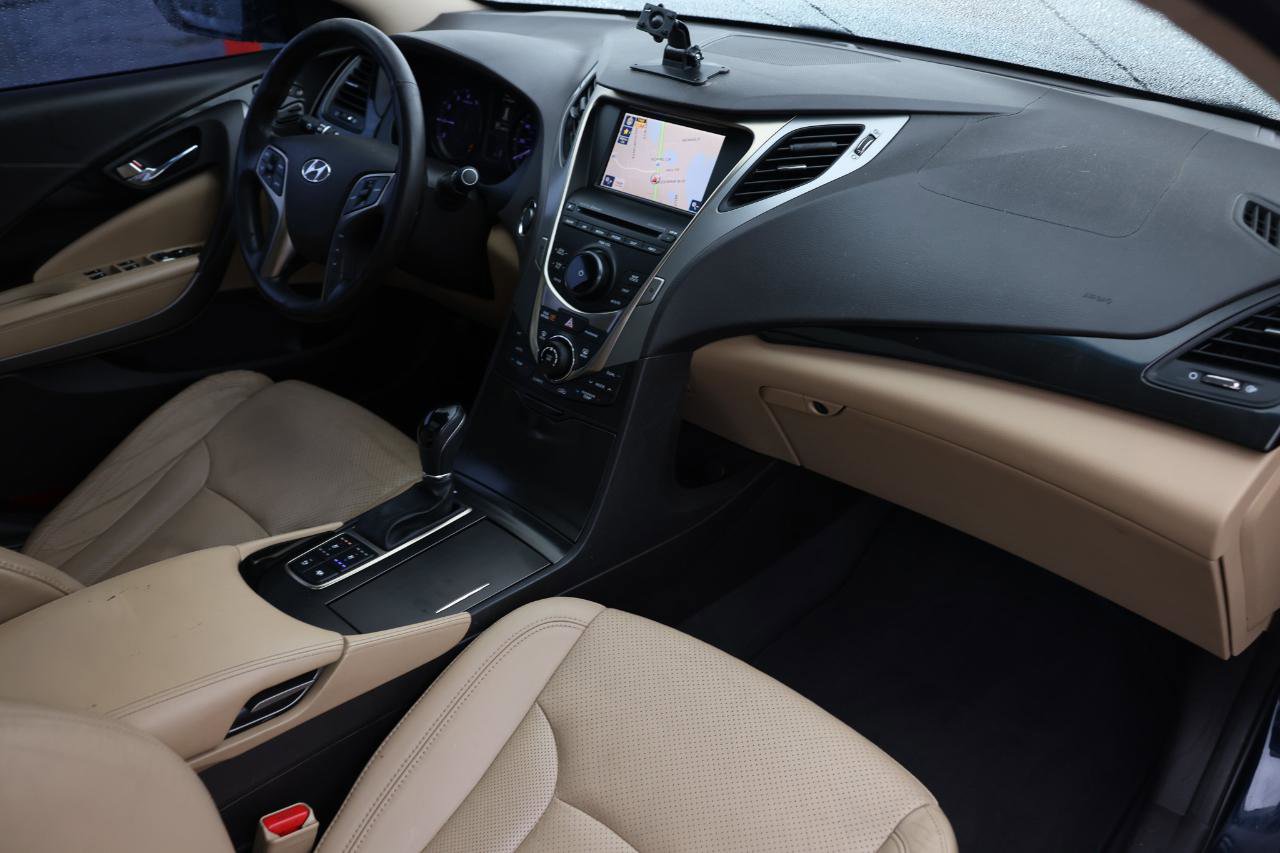 Used 2013 Hyundai Azera w/ Technology Pkg image 16