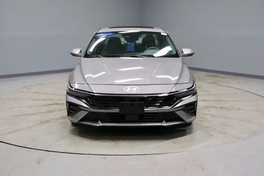 Certified 2025 Hyundai Elantra SEL image 7